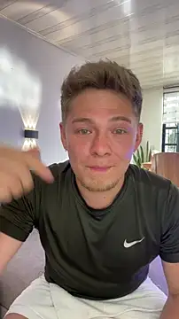 Angel Montiell online show from October 30, 2025, 9:11 pm