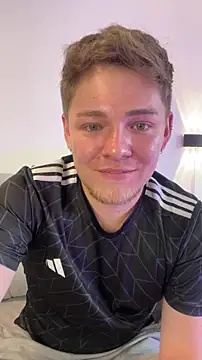 Angel Montiell online show from November 5, 2025, 8:12 pm