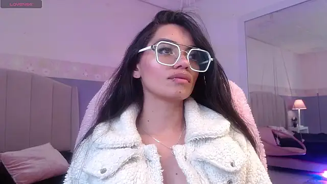 Snapshot of Emerald_gh chatting on December 23, 2025, 4:23 am Emerald gh online show from December 23, 2025, 4:23 am