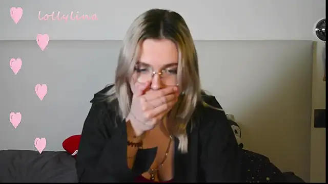 lollylina online show from February 25, 2025, 7:16 pm