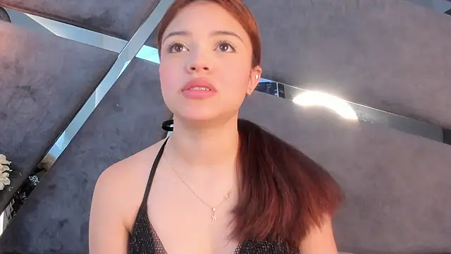 Giselle Lauren online show from November 10, 2025, 8:03 pm