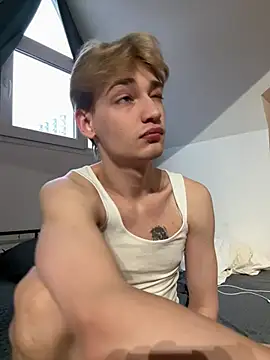 Snapshot of Julian_wins chatting on March 21, 2025, 11:55 am Julian wins online show from March 21, 2025, 11:55 am