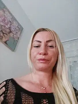 Snapshot of visnjica chatting on May 3, 2026, 9:18 pm visnjica online show from May 3, 2026, 9:18 pm
