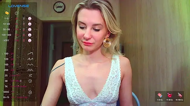 Snapshot of Caramel_piegirl chatting on February 13, 2026, 8:42 pm Caramel piegirl online show from February 13, 2026, 8:42 pm