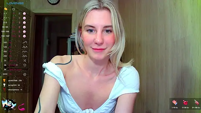 Snapshot of Caramel_piegirl chatting on December 13, 2025, 8:04 pm Caramel piegirl online show from December 13, 2025, 8:04 pm