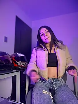 Snapshot of Laura-Khalifa chatting on November 21, 2025, 6:45 am Laura-Khalifa online show from November 21, 2025, 6:45 am