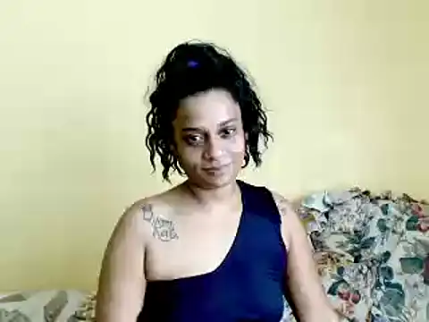 1fiestyalpha online show from November 23, 2025, 6:34 am