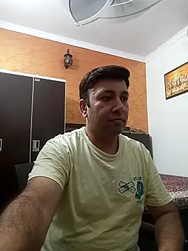 innocentboy1987 online show from September 15, 2025, 5:08 am