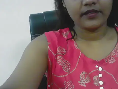 Snapshot of Queen_Of_Delhi chatting on October 26, 2025, 7:31 am Queen Of Delhi online show from October 26, 2025, 7:31 am