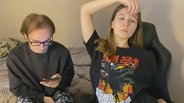 Sabrinaanddaniel online show from November 16, 2025, 10:31 am