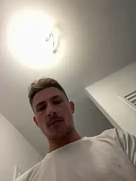 Snapshot of Boddy1301 chatting on September 29, 2025, 4:34 pm Boddy1301 online show from September 29, 2025, 4:34 pm