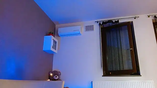 Snapshot of LittleMia_95 chatting on March 18, 2025, 5:55 pm LittleMia 95 online show from March 18, 2025, 5:55 pm