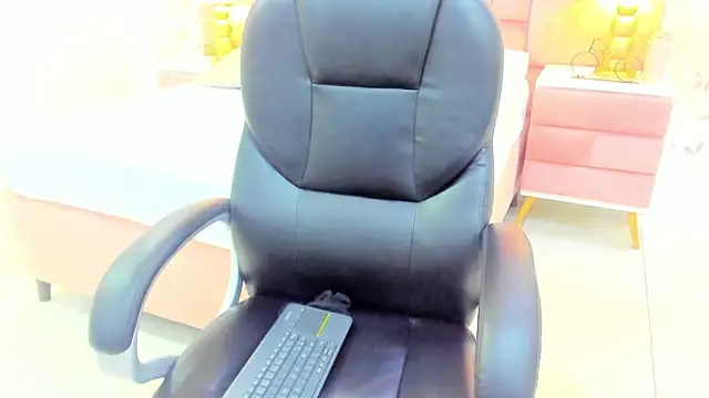 ArianaFranco online show from April 18, 2026, 10:54 pm