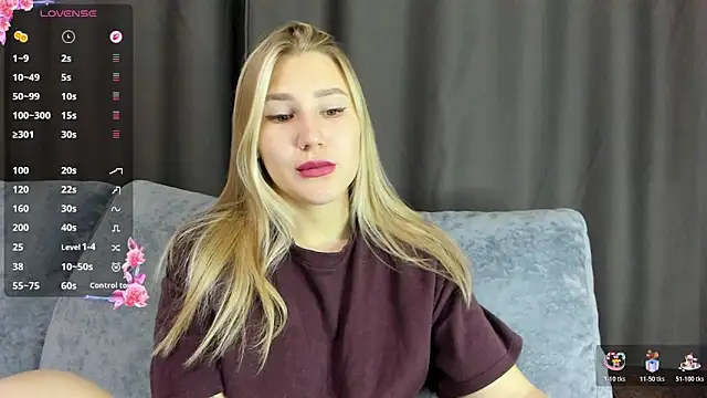 Snapshot of And1sa chatting on November 13, 2025, 12:31 pm And1sa online show from November 13, 2025, 12:31 pm