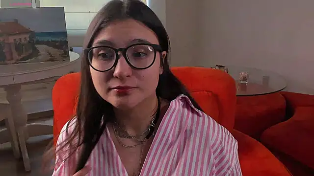 GwenCharity online show from February 21, 2025, 5:13 am