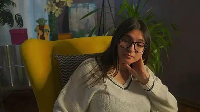 GwenCharity online show from February 8, 2025, 12:39 pm