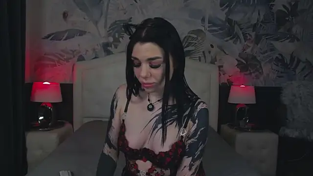 Snapshot of MaeveMoon chatting on March 5, 2026, 9:54 pm MaeveMoon online show from March 5, 2026, 9:54 pm