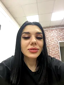 Snapshot of MaeveMoon chatting on October 19, 2025, 5:59 pm MaeveMoon online show from October 19, 2025, 5:59 pm