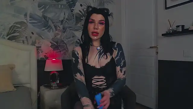 Snapshot of MaeveMoon chatting on March 21, 2026, 6:12 pm MaeveMoon online show from March 21, 2026, 6:12 pm