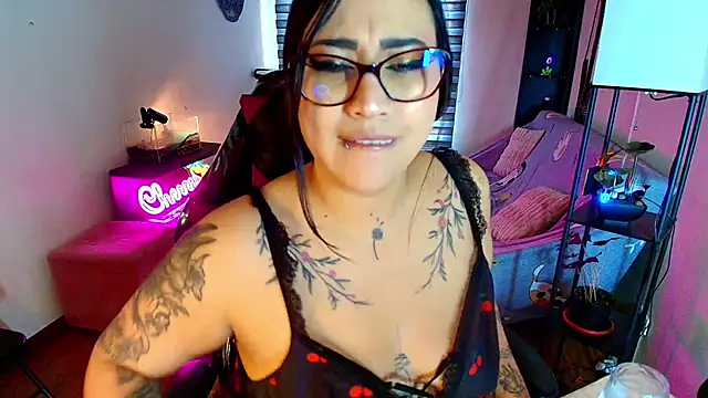 Snapshot of cherryy_bombshelll chatting on May 15, 2026, 3:21 pm cherryy bombshelll online show from May 15, 2026, 3:21 pm