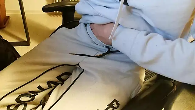 Snapshot of ademandjulia chatting on February 25, 2026, 3:07 am ademandjulia online show from February 25, 2026, 3:07 am