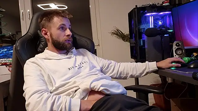 Snapshot of ademandjulia chatting on January 13, 2026, 8:57 pm ademandjulia online show from January 13, 2026, 8:57 pm