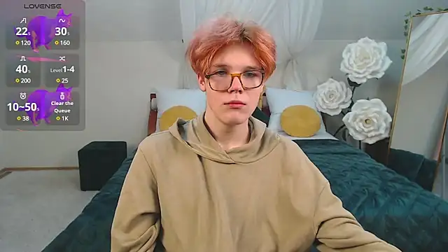 Snapshot of LouiseCoke chatting on February 7, 2025, 11:23 am LouiseCoke online show from February 7, 2025, 11:23 am