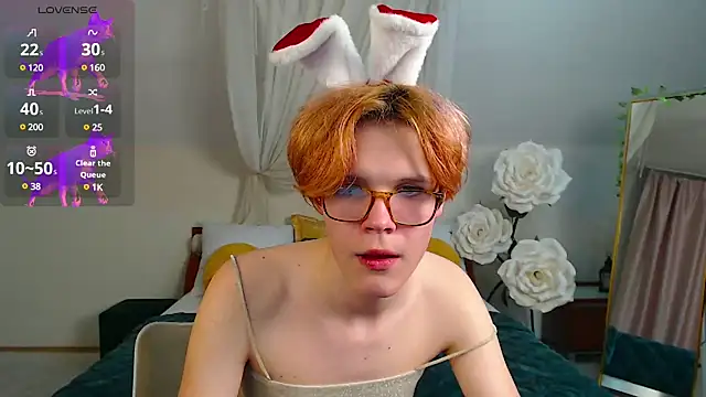 Snapshot of LouiseCoke chatting on March 6, 2025, 11:20 pm LouiseCoke online show from March 6, 2025, 11:20 pm