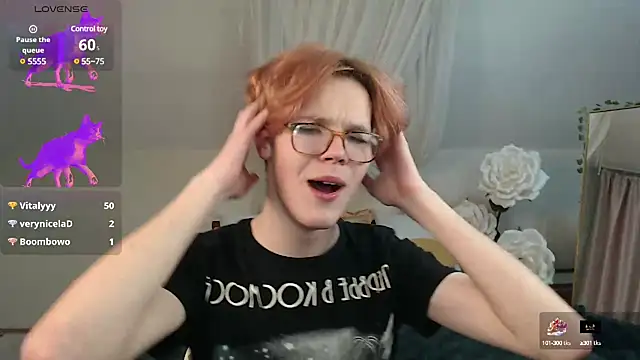 Snapshot of LouiseCoke chatting on February 11, 2025, 8:42 pm LouiseCoke online show from February 11, 2025, 8:42 pm