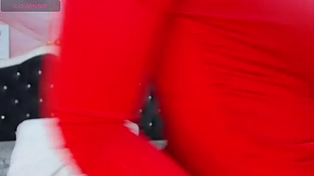 Snapshot of LindaBird chatting on October 10, 2025, 7:58 pm LindaBird online show from October 10, 2025, 7:58 pm