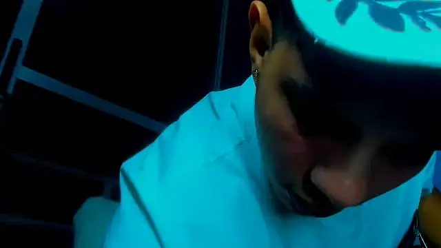 Snapshot of Alessandro_1610 chatting on November 7, 2025, 3:33 am Alessandro 1610 online show from November 7, 2025, 3:33 am