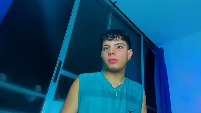 Snapshot of Alessandro_1610 chatting on November 5, 2025, 5:10 am Alessandro 1610 online show from November 5, 2025, 5:10 am