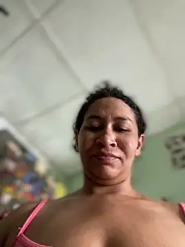 Snapshot of Carola-Ross chatting on January 5, 2026, 5:27 pm Carola-Ross online show from January 5, 2026, 5:27 pm