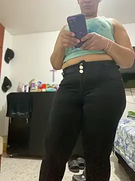 Snapshot of Carola-Ross chatting on February 5, 2026, 5:31 pm Carola-Ross online show from February 5, 2026, 5:31 pm