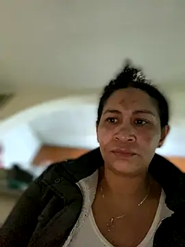 Carola-Ross online show from September 29, 2025, 5:51 pm