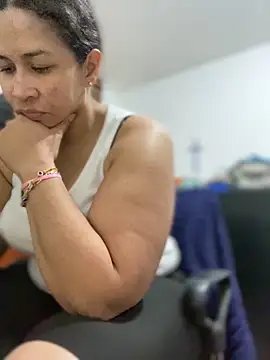 Snapshot of Carola-Ross chatting on February 10, 2026, 5:23 pm Carola-Ross online show from February 10, 2026, 5:23 pm