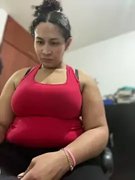 Snapshot of Carola-Ross chatting on February 13, 2026, 5:35 pm Carola-Ross online show from February 13, 2026, 5:35 pm