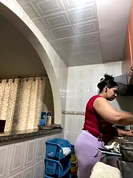 Carola-Ross online show from November 6, 2025, 5:28 pm