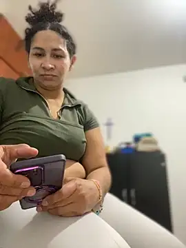 Snapshot of Carola-Ross chatting on February 20, 2026, 5:26 pm Carola-Ross online show from February 20, 2026, 5:26 pm