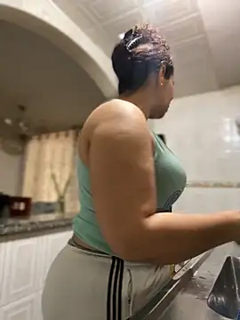 Snapshot of Carola-Ross chatting on February 17, 2026, 5:21 pm Carola-Ross online show from February 17, 2026, 5:21 pm