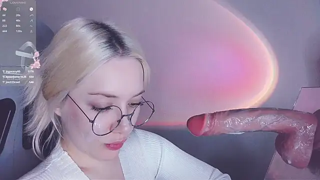 Snapshot of _chatur_babe chatting on March 22, 2025, 7:53 pm  chatur babe online show from March 22, 2025, 7:53 pm