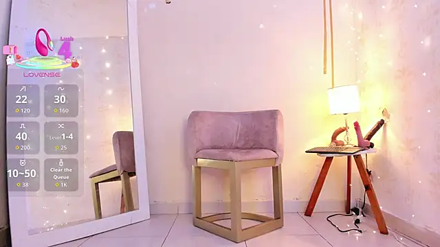 Snapshot of Emylyjonhs chatting on November 19, 2025, 11:49 pm Emylyjonhs online show from November 19, 2025, 11:49 pm