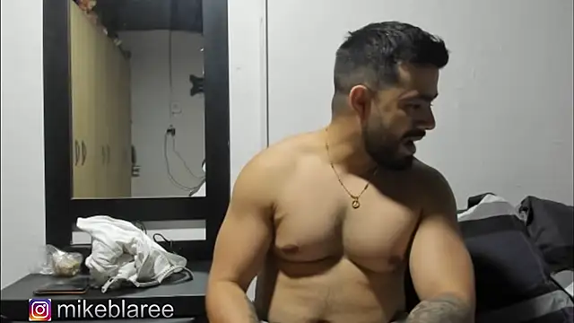 Snapshot of mikeblaree chatting on October 28, 2025, 2:45 am mikeblaree online show from October 28, 2025, 2:45 am