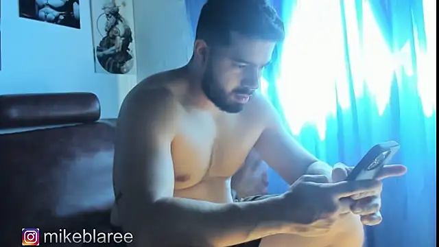 Snapshot of mikeblaree chatting on November 22, 2025, 7:13 pm mikeblaree online show from November 22, 2025, 7:13 pm