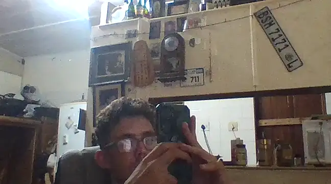 Snapshot of Invisibledickman chatting on February 9, 2025, 7:30 pm Invisibledickman online show from February 9, 2025, 7:30 pm