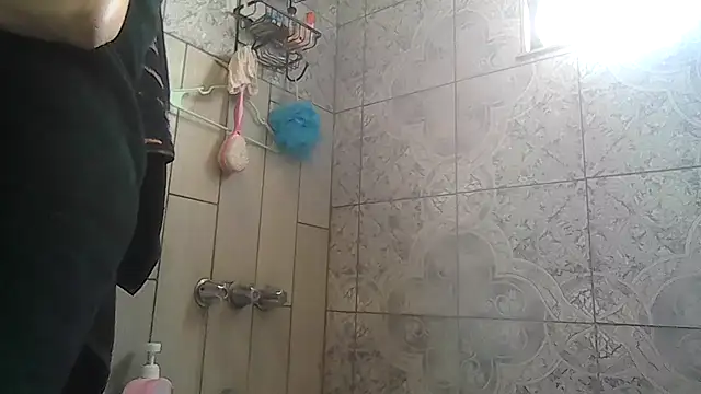 Snapshot of ShysluutGia chatting on July 4, 2026, 9:52 pm ShysluutGia online show from July 4, 2026, 9:52 pm
