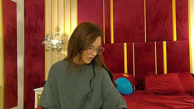 ChloeSins  online show from February 11, 2026, 4:34 am