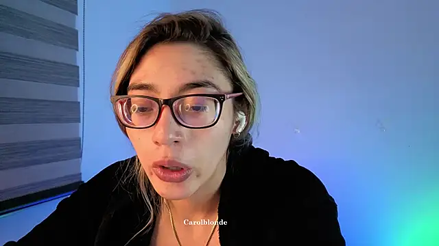 Snapshot of Carolblonde chatting on June 3, 2026, 3:40 am Carolblonde online show from June 3, 2026, 3:40 am