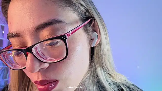 Carolblonde online show from December 15, 2025, 2:06 am