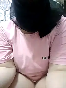 Snapshot of nouhaty chatting on October 23, 2025, 5:39 am nouhaty online show from October 23, 2025, 5:39 am